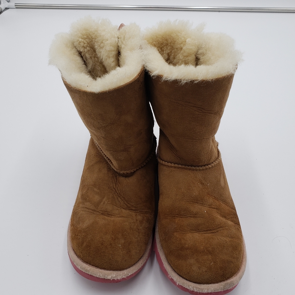 UGG...BAILEY BOW II BOOT - Picture 4 of 5